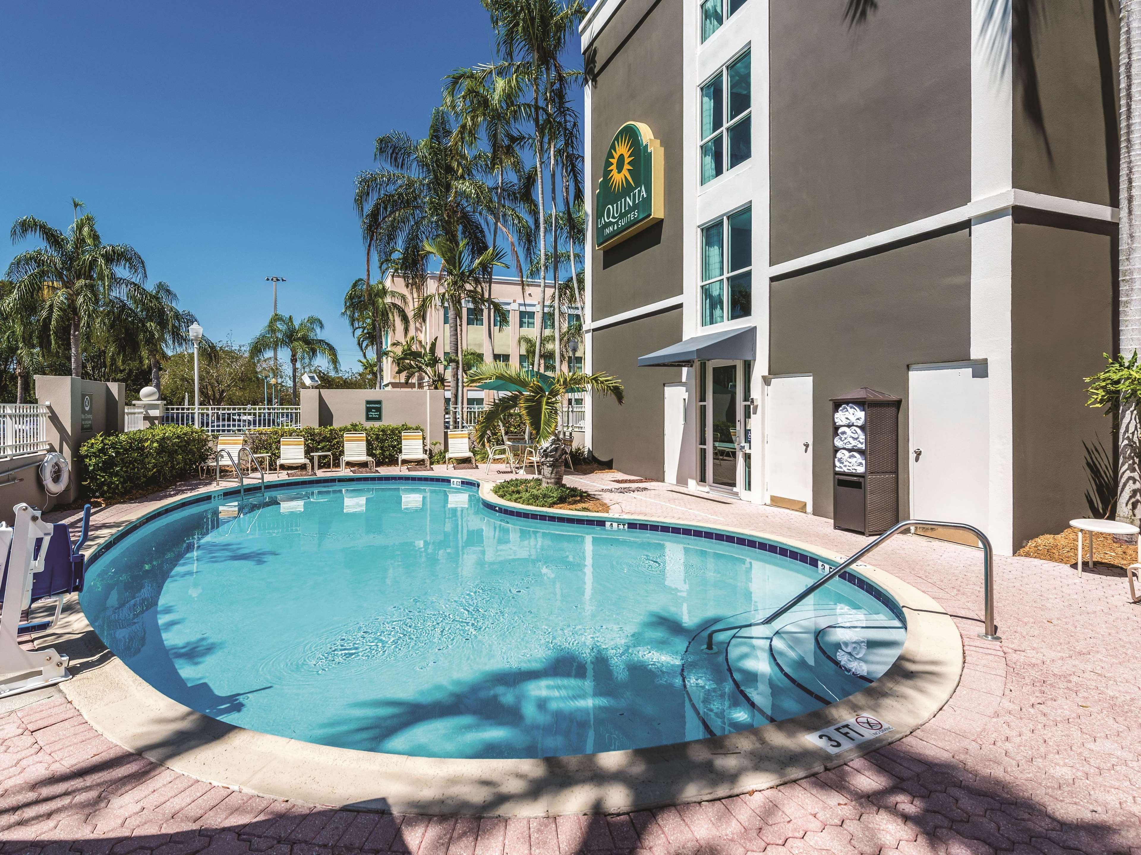 La Quinta By Wyndham Plantation At Sw 6Th St Hotel Exterior photo